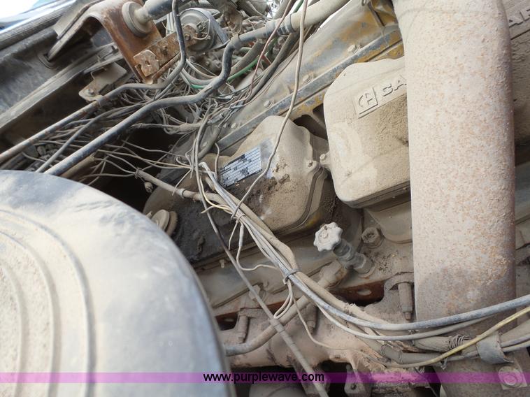 image for item K2166 1986 Ford LTL9000 semi truck