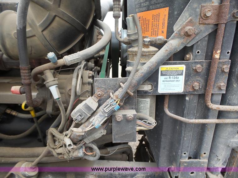 image for item K2167 2002 Mack CH613 semi truck