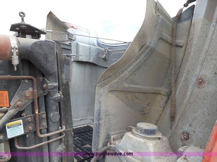 image for item K2167 2002 Mack CH613 semi truck