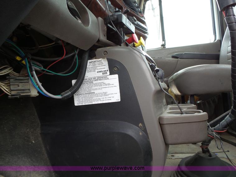 image for item K2168 2002 Mack CH613 semi truck