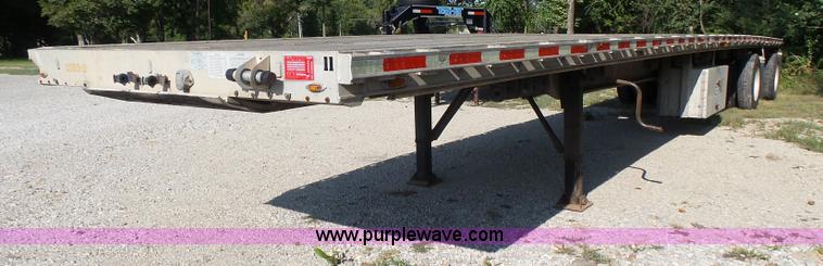 image for item K3065 1995 Ravens Float flat bed trailer