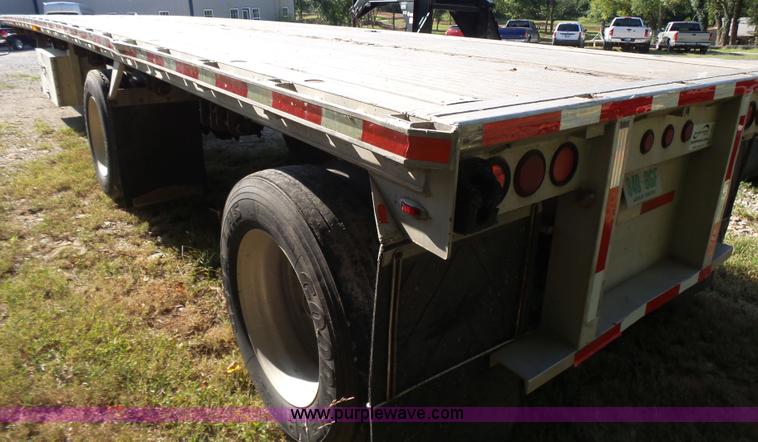 image for item K3065 1995 Ravens Float flat bed trailer