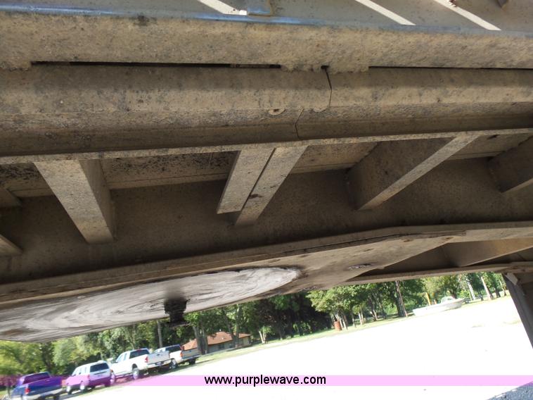 image for item K3065 1995 Ravens Float flat bed trailer