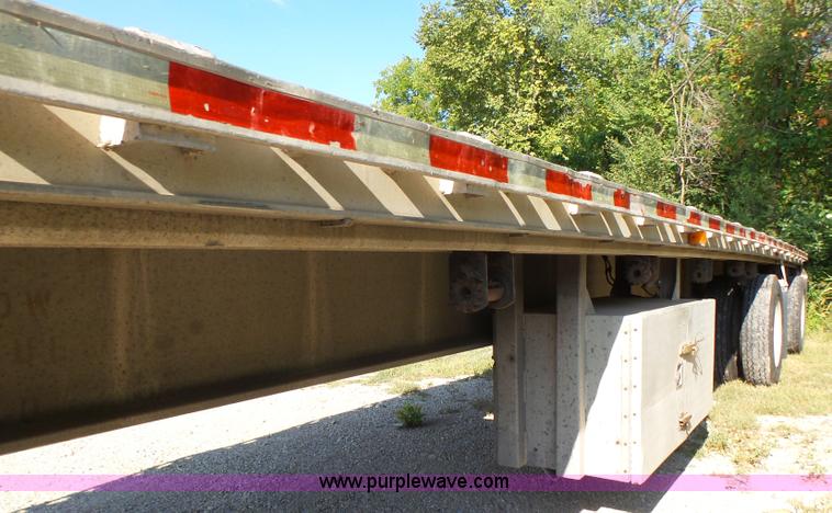 image for item K3065 1995 Ravens Float flat bed trailer