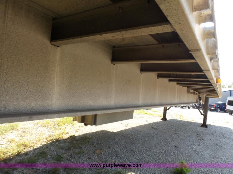 image for item K3065 1995 Ravens Float flat bed trailer