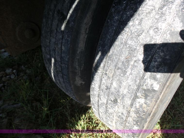 image for item K3065 1995 Ravens Float flat bed trailer