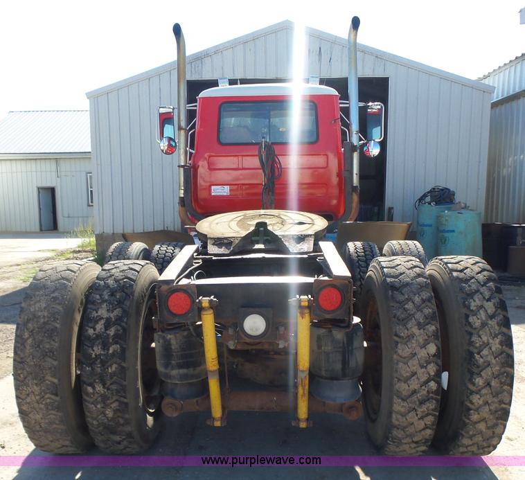 image for item K3115 1986 Mack Superliner RW613 semi truck