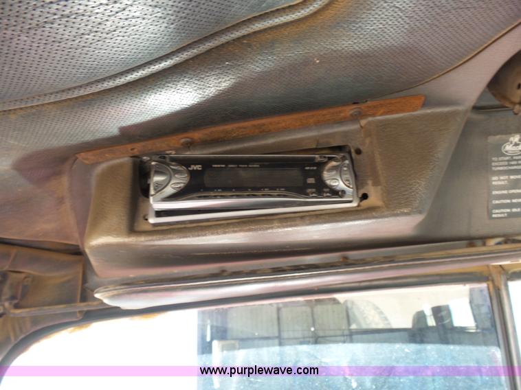 image for item K3115 1986 Mack Superliner RW613 semi truck