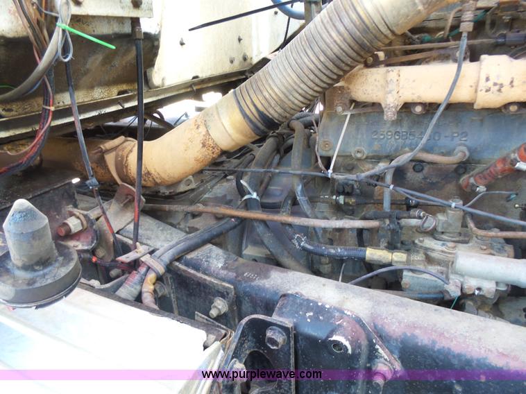 image for item K3115 1986 Mack Superliner RW613 semi truck