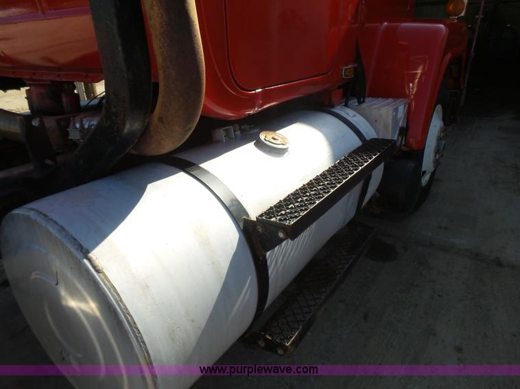 image for item K3115 1986 Mack Superliner RW613 semi truck