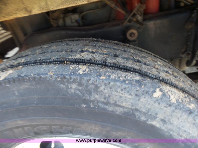 image for item K3115 1986 Mack Superliner RW613 semi truck