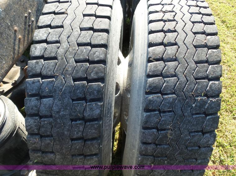 image for item K3474 1996 Mack CH613 semi truck