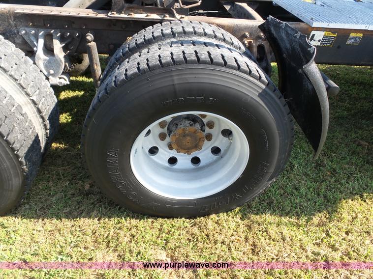 image for item K3474 1996 Mack CH613 semi truck