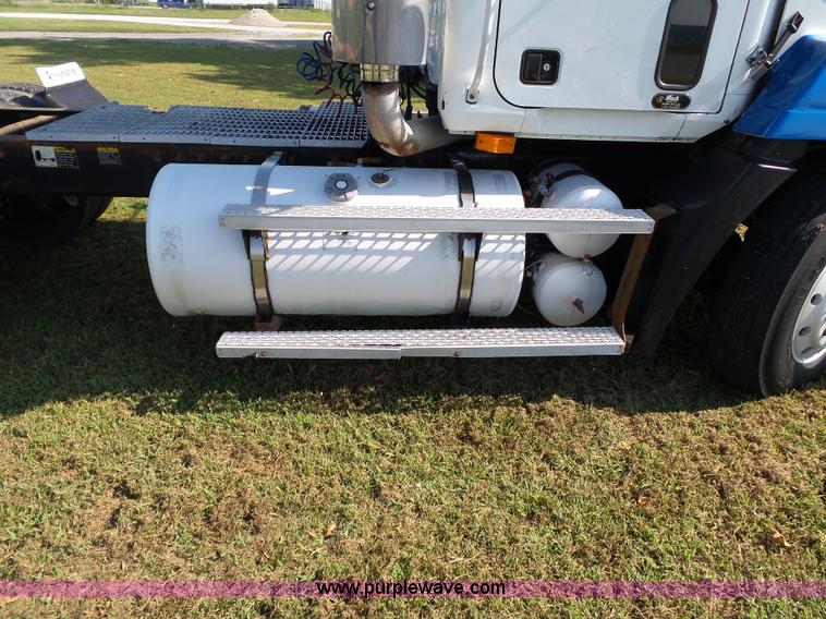 image for item K3474 1996 Mack CH613 semi truck