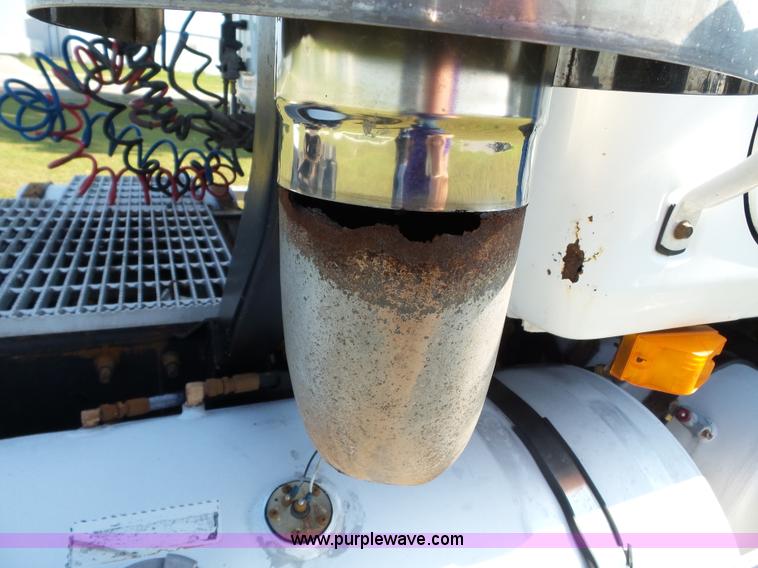 image for item K3474 1996 Mack CH613 semi truck