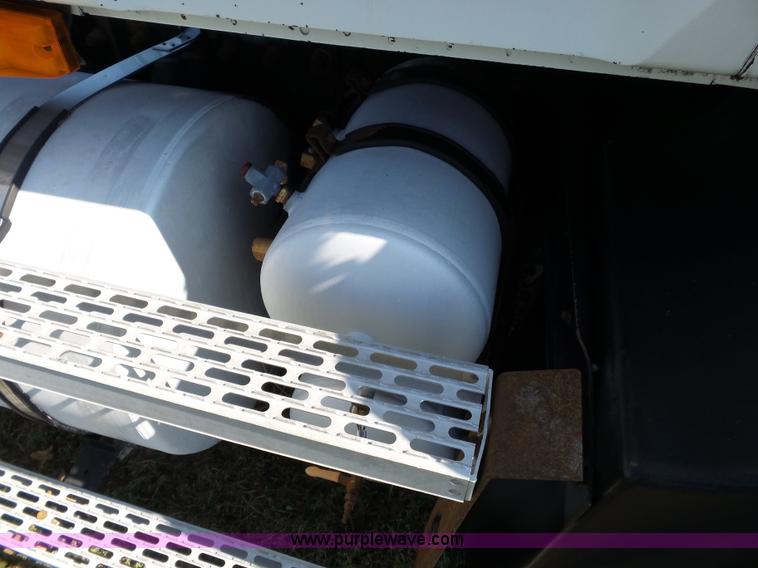 image for item K3474 1996 Mack CH613 semi truck