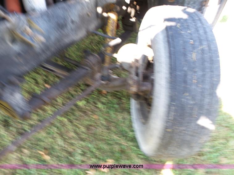 image for item K3474 1996 Mack CH613 semi truck