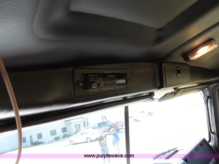 image for item K3474 1996 Mack CH613 semi truck