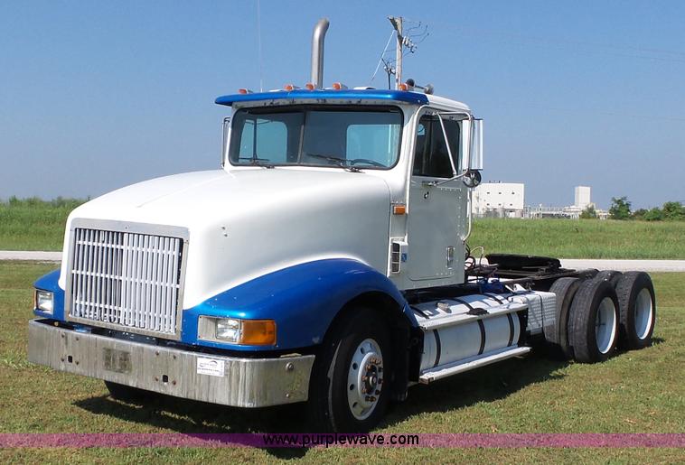 image for item K3475 1995 International 9400 semi truck