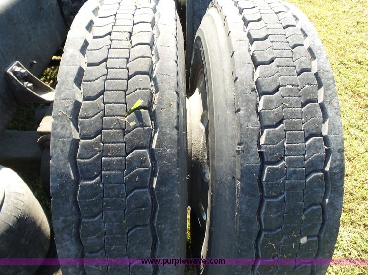 image for item K3475 1995 International 9400 semi truck