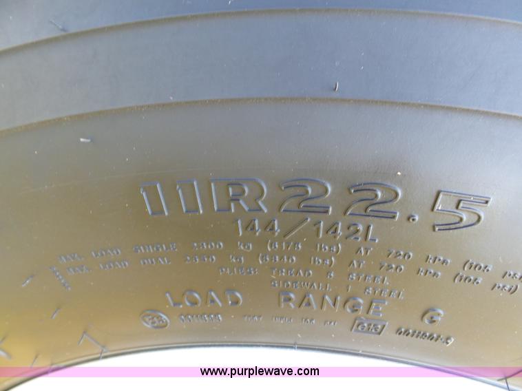 image for item K3475 1995 International 9400 semi truck