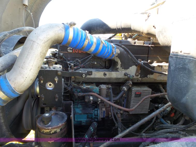 image for item K3475 1995 International 9400 semi truck