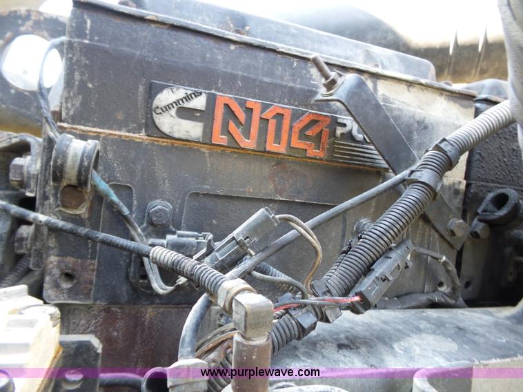 image for item K3475 1995 International 9400 semi truck