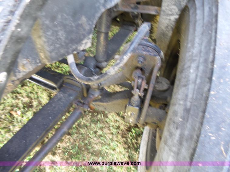 image for item K3475 1995 International 9400 semi truck