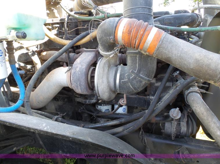 image for item K3475 1995 International 9400 semi truck