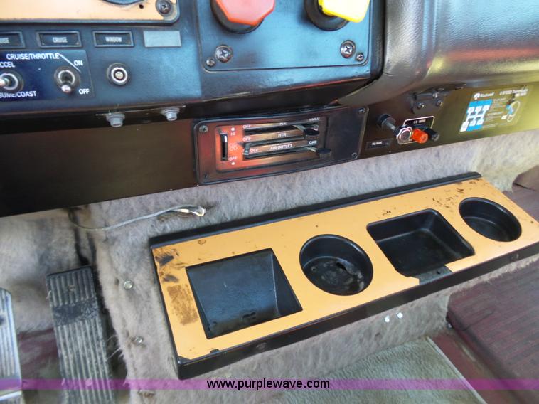 image for item K3475 1995 International 9400 semi truck