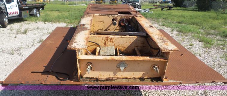 image for item K3596 1982 Eager Beaver lowboy equipment trailer