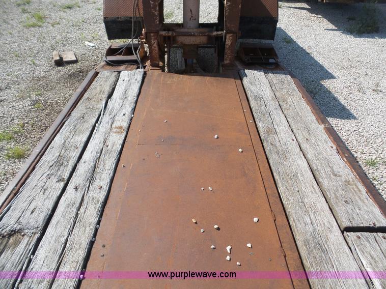 image for item K3596 1982 Eager Beaver lowboy equipment trailer