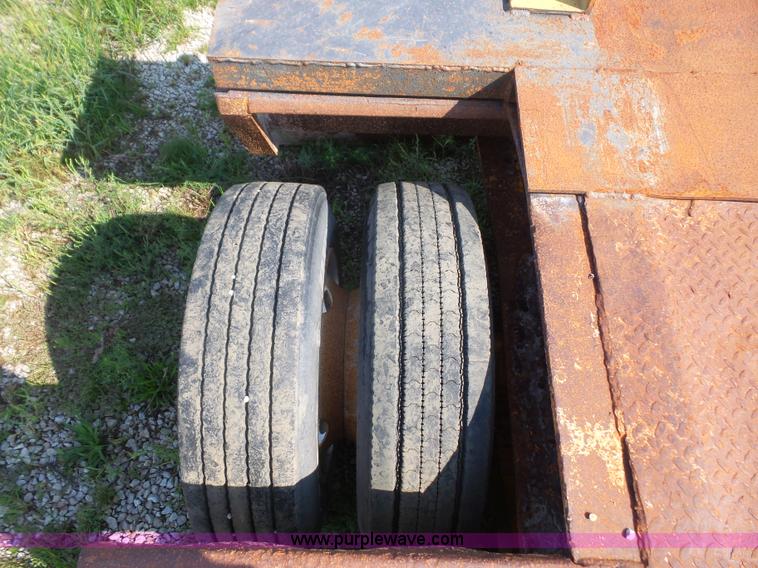 image for item K3596 1982 Eager Beaver lowboy equipment trailer