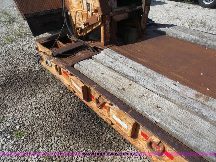 image for item K3596 1982 Eager Beaver lowboy equipment trailer