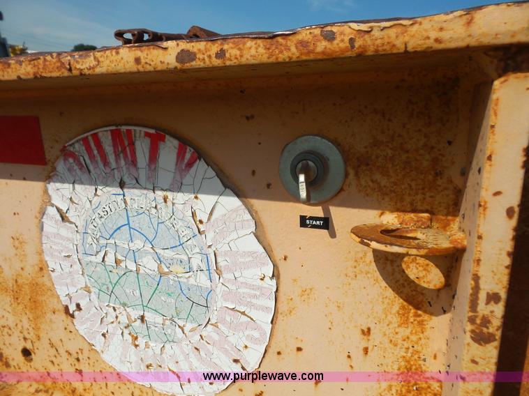 image for item K3596 1982 Eager Beaver lowboy equipment trailer