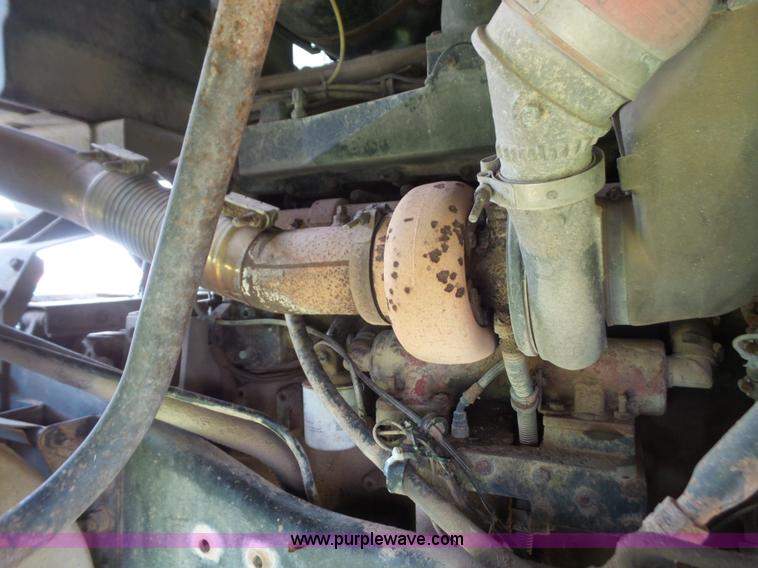 image for item K3607 1993 Volvo WHL semi truck