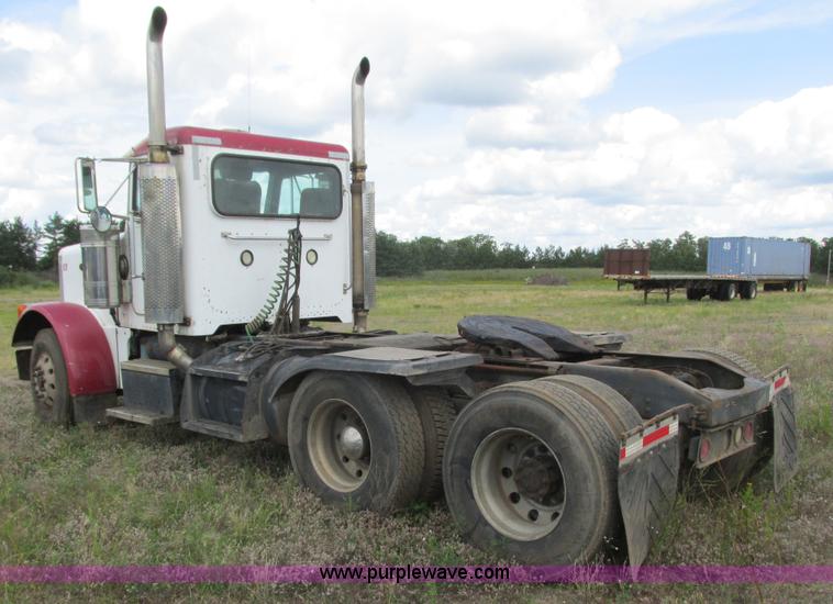image for item K4117 1997 Peterbilt 379 semi truck