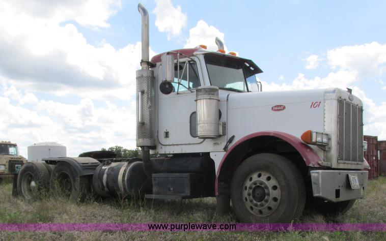 image for item K4117 1997 Peterbilt 379 semi truck