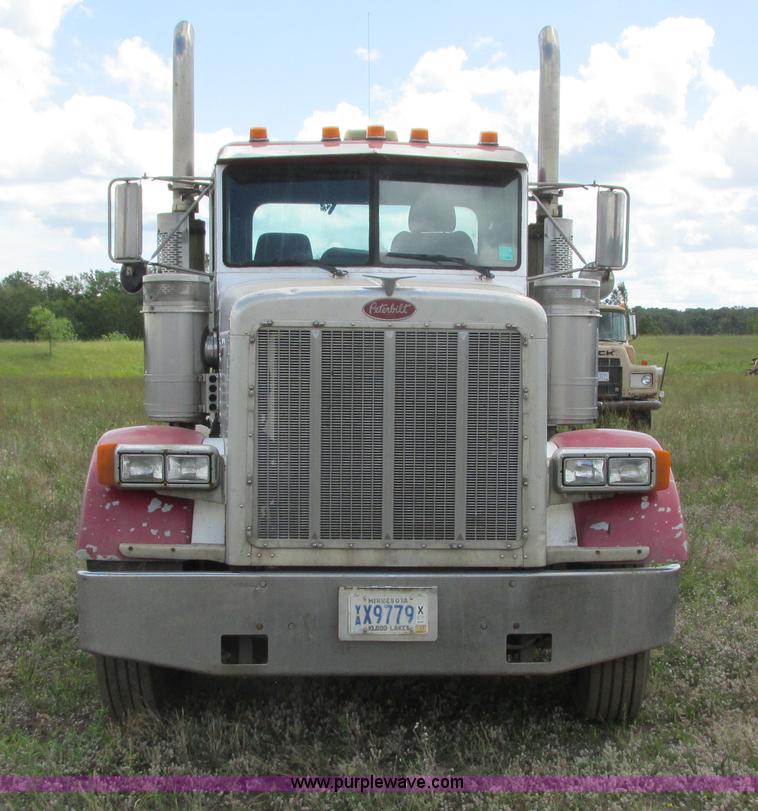 image for item K4117 1997 Peterbilt 379 semi truck