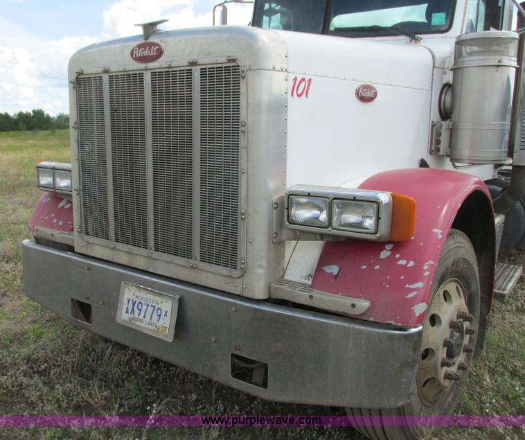 image for item K4117 1997 Peterbilt 379 semi truck