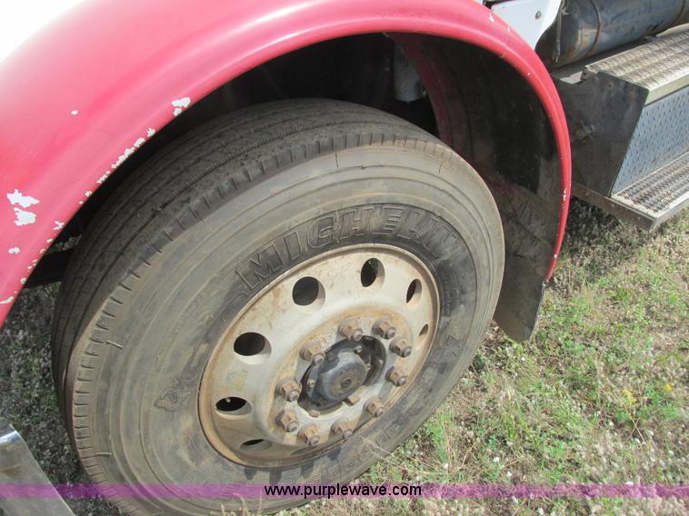 image for item K4117 1997 Peterbilt 379 semi truck