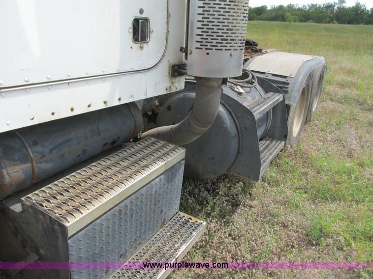 image for item K4117 1997 Peterbilt 379 semi truck