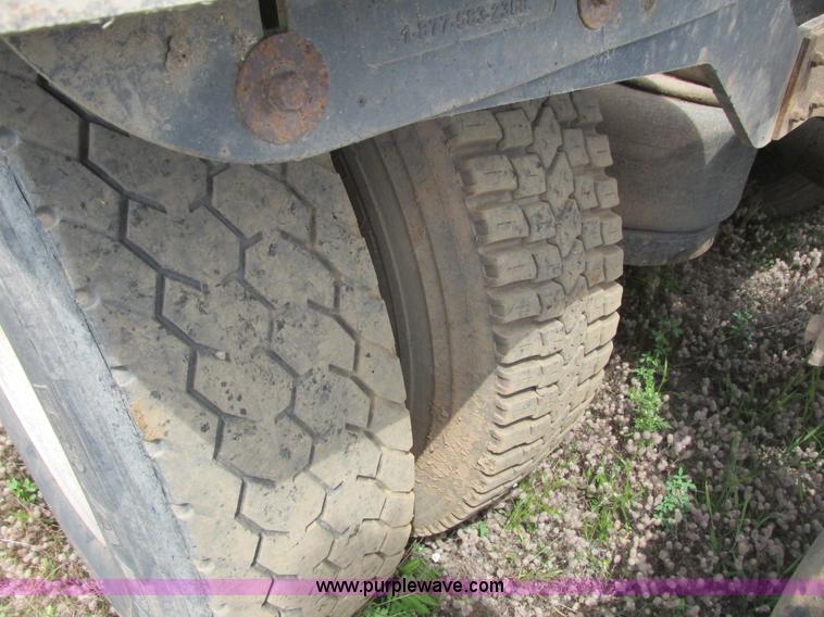 image for item K4117 1997 Peterbilt 379 semi truck