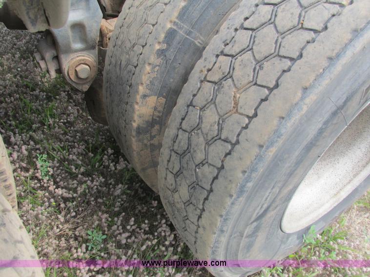 image for item K4117 1997 Peterbilt 379 semi truck