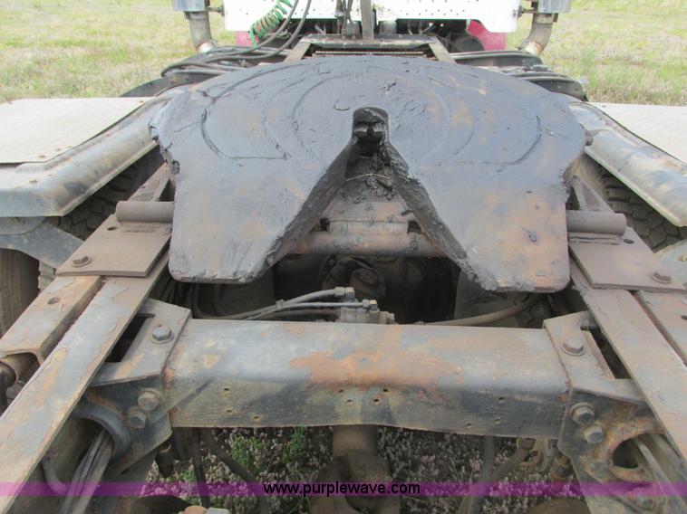 image for item K4117 1997 Peterbilt 379 semi truck