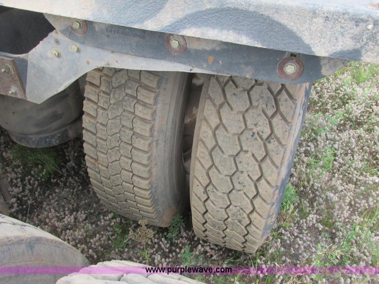 image for item K4117 1997 Peterbilt 379 semi truck