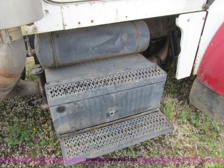 image for item K4117 1997 Peterbilt 379 semi truck