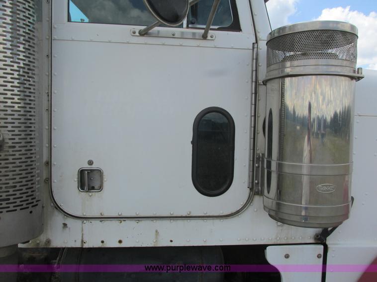 image for item K4117 1997 Peterbilt 379 semi truck