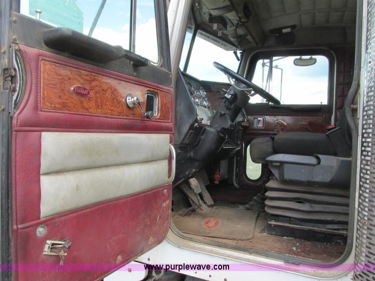 image for item K4117 1997 Peterbilt 379 semi truck