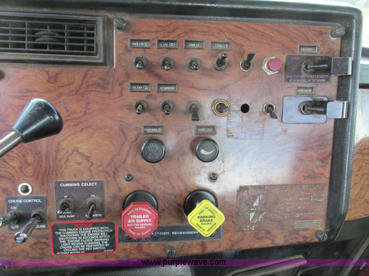 image for item K4117 1997 Peterbilt 379 semi truck